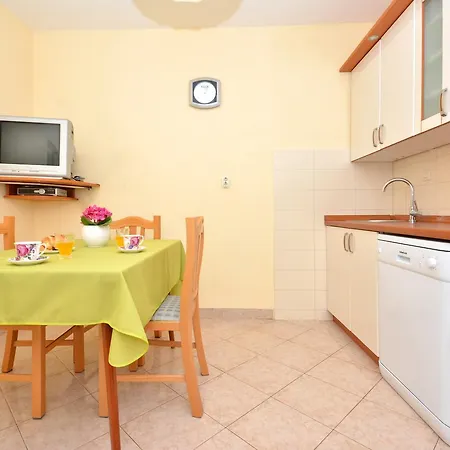 Apartment Regina Hvar Town
