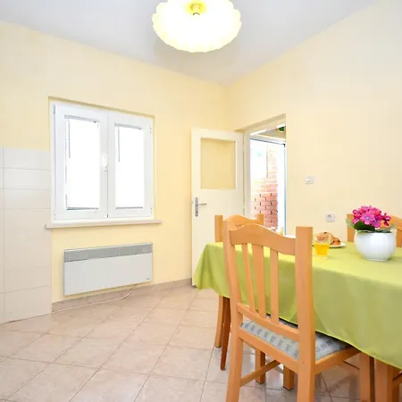 Regina Apartment